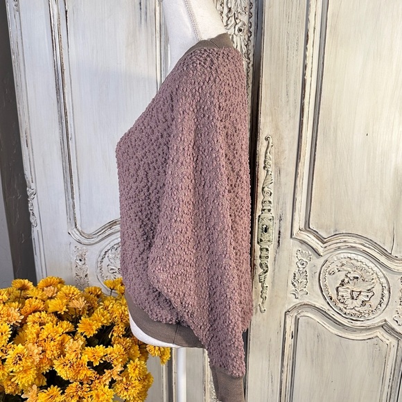 L Love Women's Textured V-Neck Sweater - Mauve - Picture 6 of 9